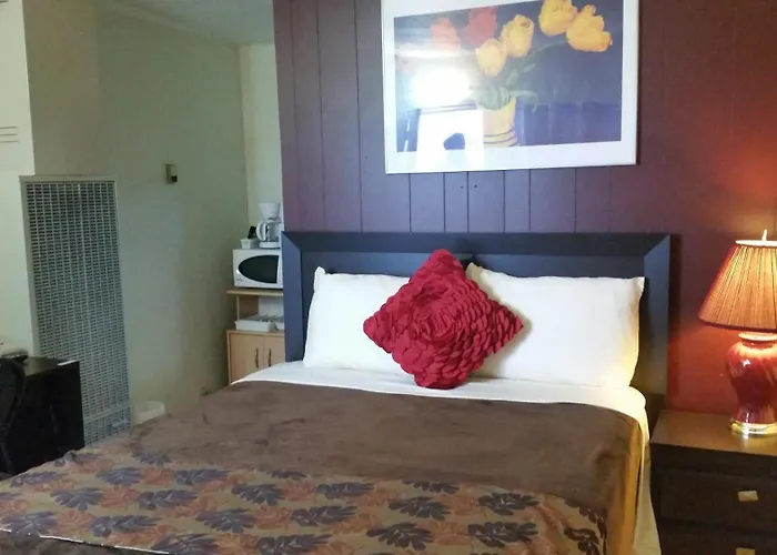 West Castle Motel